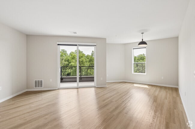 Niagara 2BR, 2BA - 1,176SF - Living Room - The Waterfall