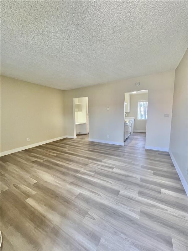 Foto principal - 1230 W. Hillandale Ave.