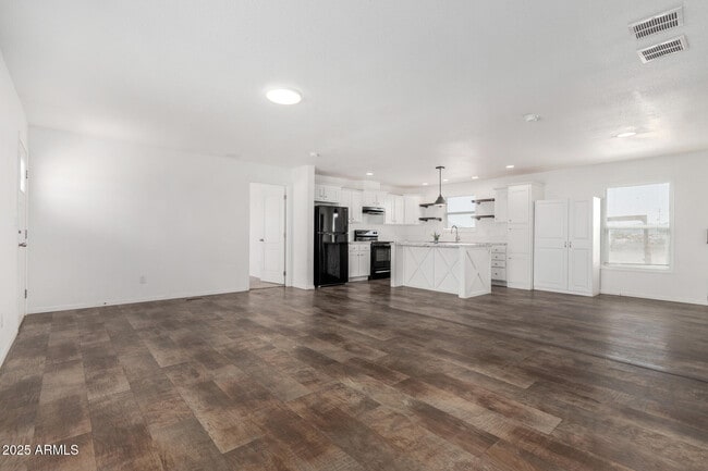 Building Photo - 3218 N 424th Ave