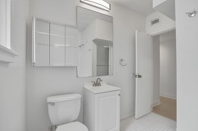 Foto del edificio - 3218 W Santiago St