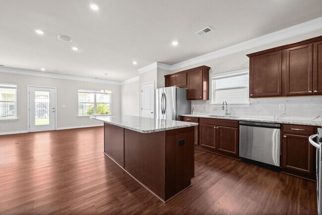 Building Photo - NOW RENT READY