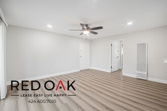 Building Photo - 821 N Wilcox Ave