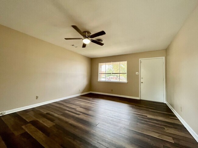 Building Photo - 118 Ellis Dr. Little Rock
