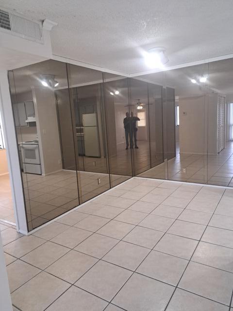 Foto del edificio - 2671 Riverside Dr