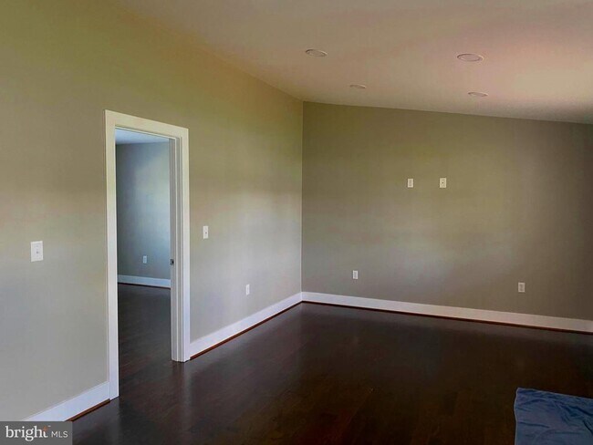Building Photo - 419 Shenandoah Pl