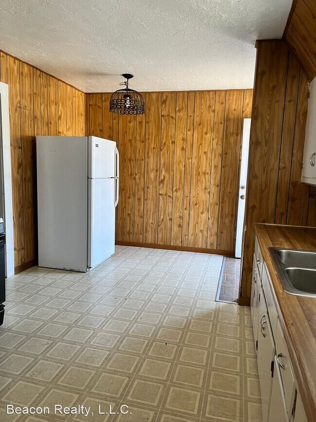 Building Photo - 1 br, 1 bath House - 300 S Ave A