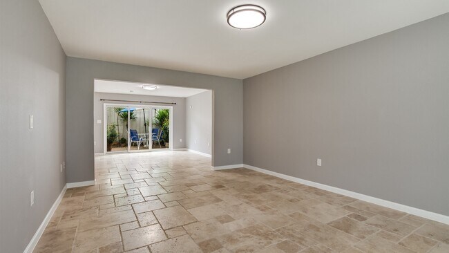 Foto del edificio - 12615 Huntingwick Dr