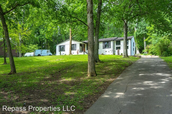 Building Photo - 3 br, 2 bath House - 703 Clematis