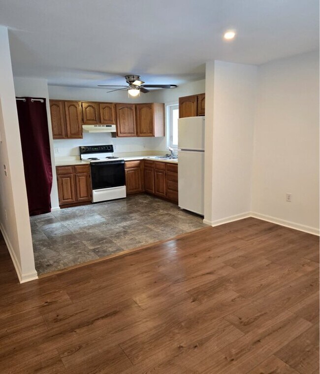 Foto del edificio - 329 Old Lake Shore Rd