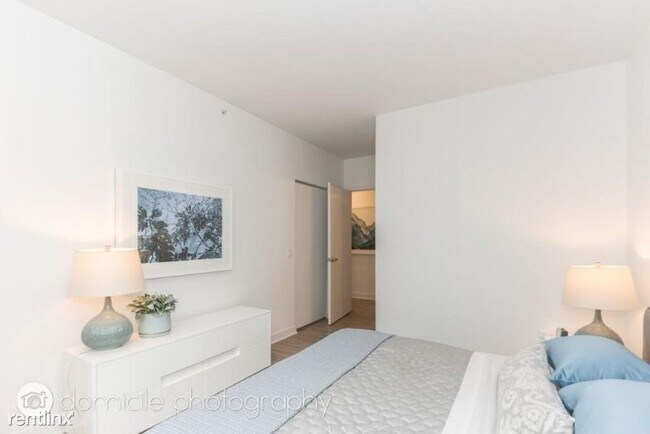 Building Photo - 2 br, 2 bath Apartment - 721 S Wells