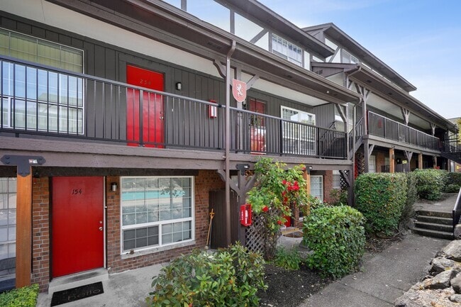 Building Photo - 3425 S 176th St