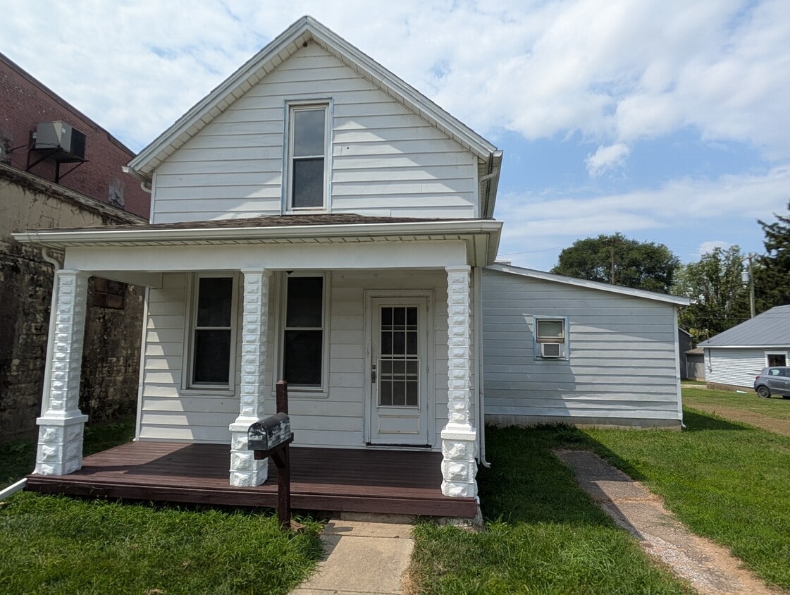 Primary Photo - 516 Wabash Ave