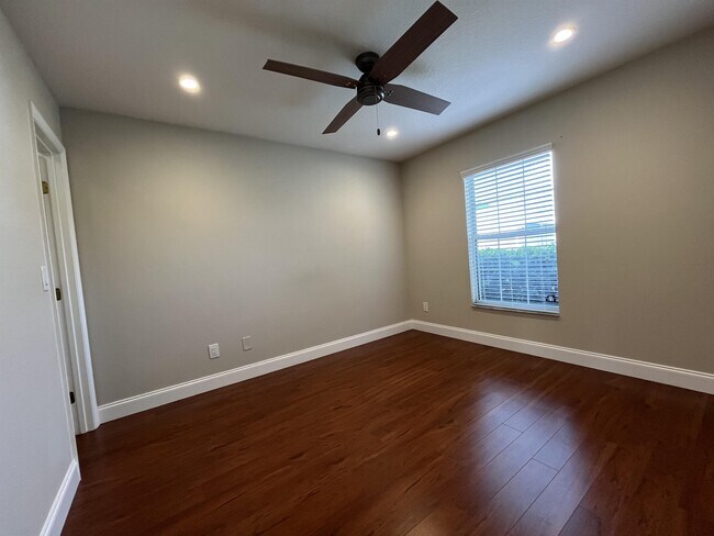 Building Photo - 3022 Bay Laurel Cir S