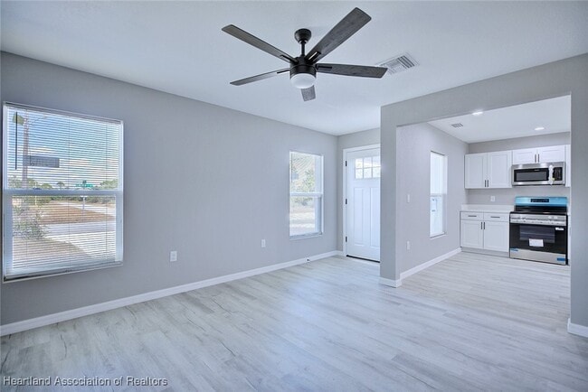 Foto del edificio - 295 Lincoln Rd NE