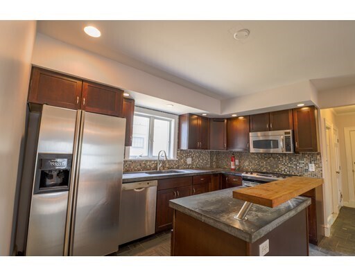 Primary Photo - 32 Saint James Ave