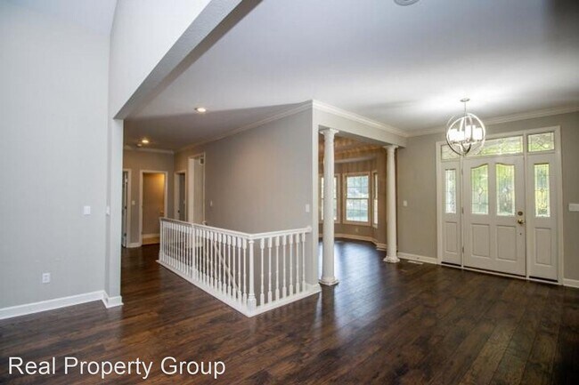 Foto del edificio - 5 br, 4 bath House - 2709 Chapel Wood Terr