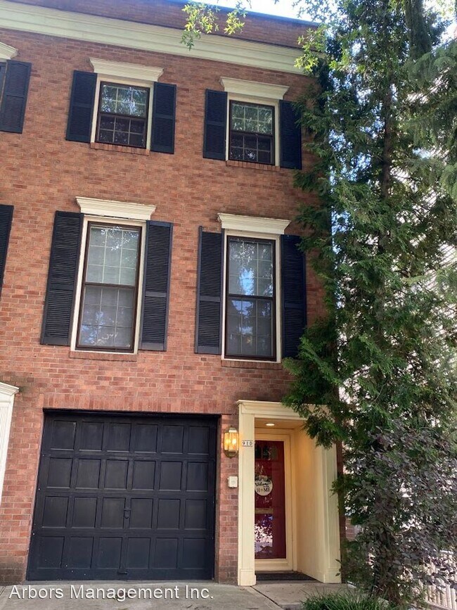 Building Photo - 3 br, 3 bath House - 910 Bellefonte Street