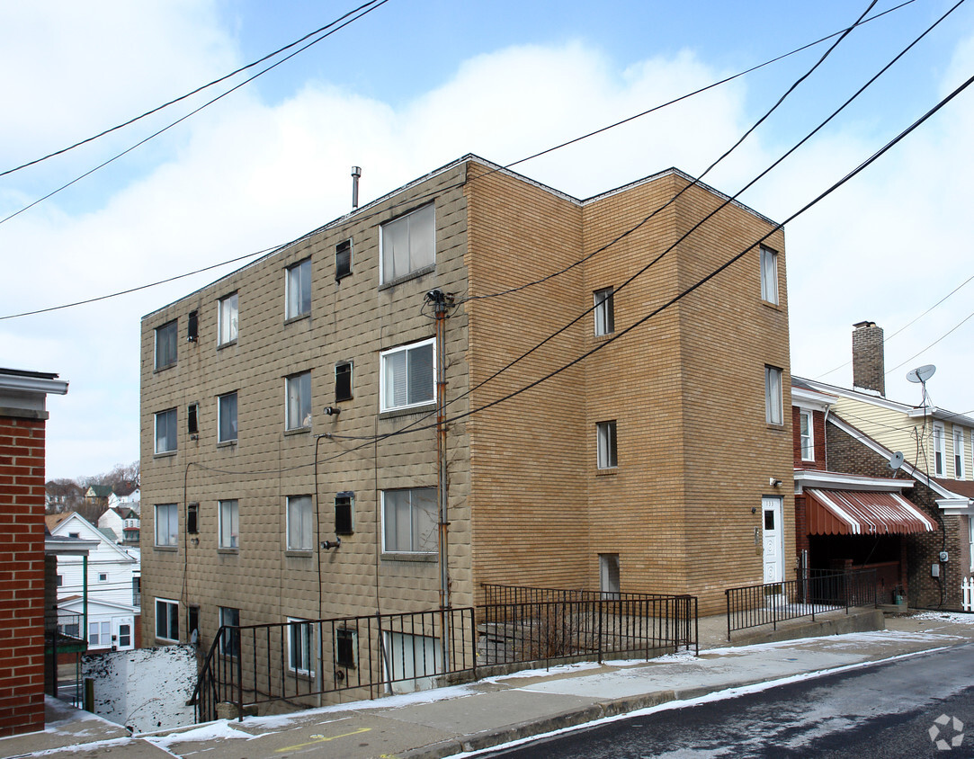 Primary Photo - 133 Stamm Ave