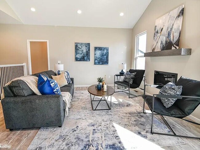 Foto del edificio - 2501 N Terrace Dr