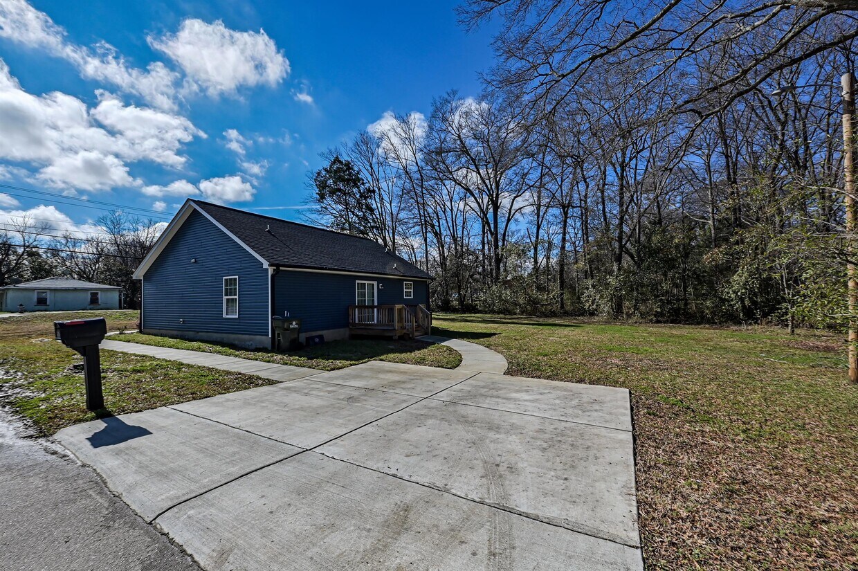 Primary Photo - 302 Friedheim Rd