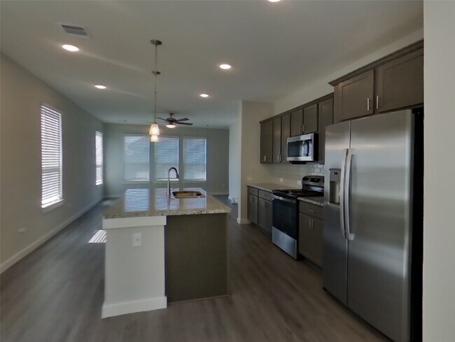 Foto del edificio - 2422 Cohorn Trl