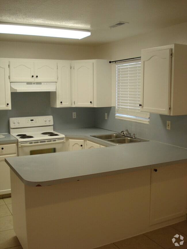 Building Photo - 60 E 200 N