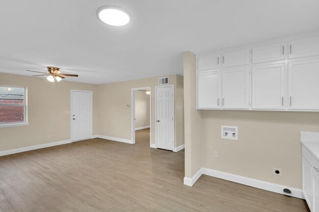 Building Photo - 705 George Hopper Rd