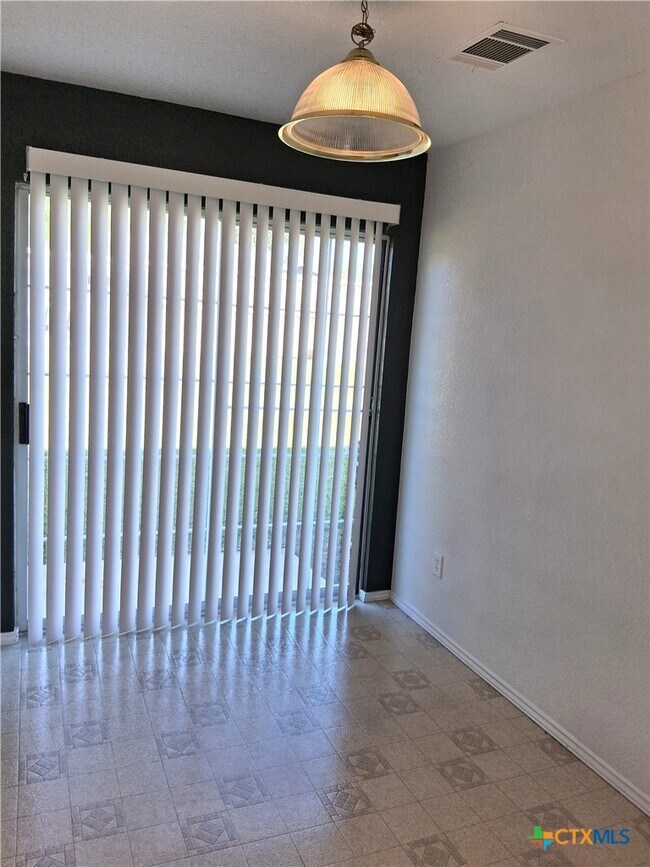 Foto del edificio - 5803 Redstone Dr