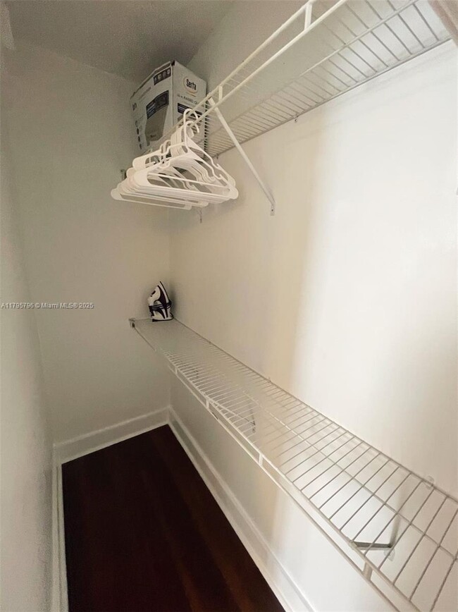 Foto del edificio - 274 NW 32nd St