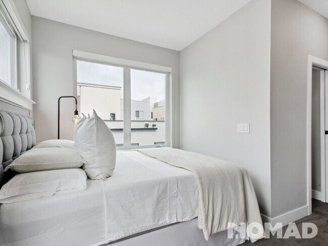 Foto del edificio - 2 Bedroom Townhome in Denver