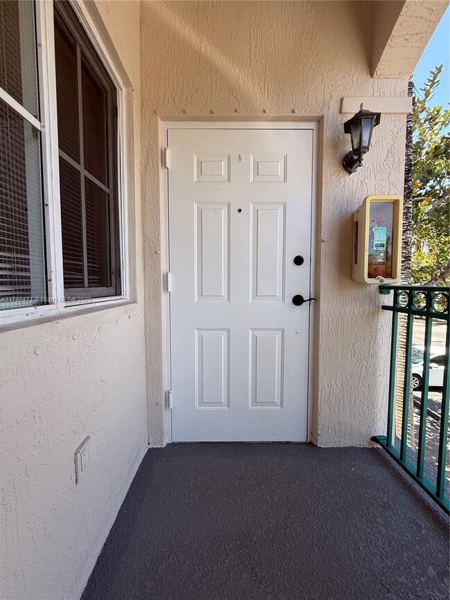 Foto del edificio - 1300 SE 29th St