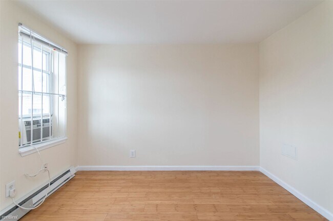 Foto del edificio - 1 br, 1 bath Triplex - 1616 WILLINGTON ST ...