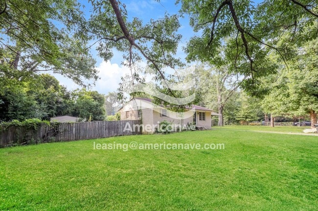 Building Photo - 2018 Wellborn Dr
