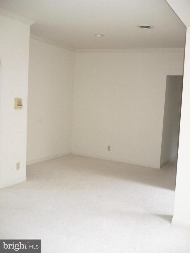 Building Photo - 236 W Taylor Run Pkwy