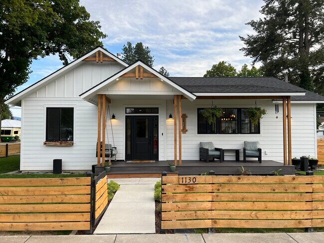 Building Photo - 1130 E Indiana Ave