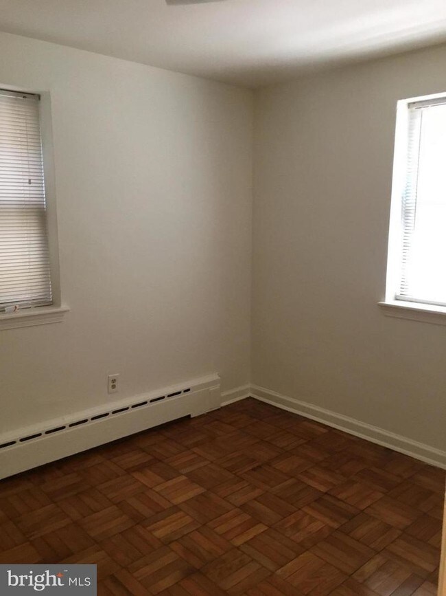 Foto del edificio - 8711 Plymouth St