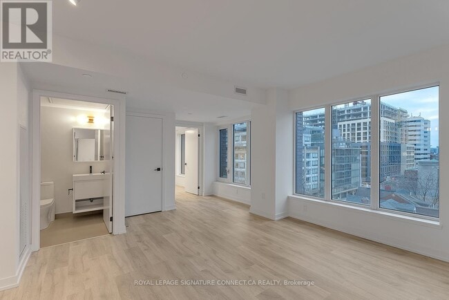 Building Photo - 2 Augusta Ave