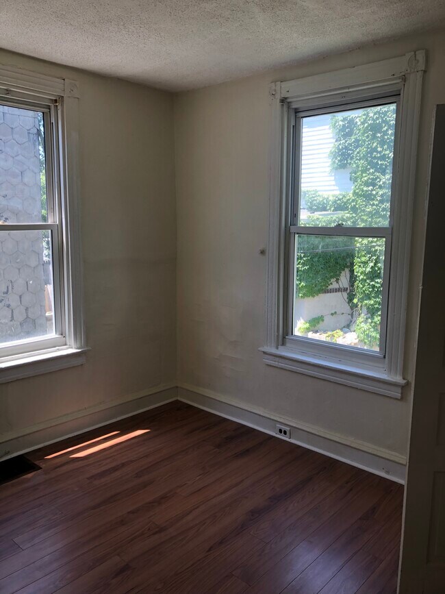 Foto del edificio - 219 N Harrison St