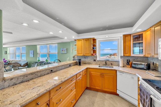 Building Photo - 3000 S Ocean Dr