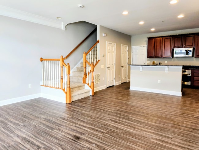 Building Photo - 2267 Oberlin Dr