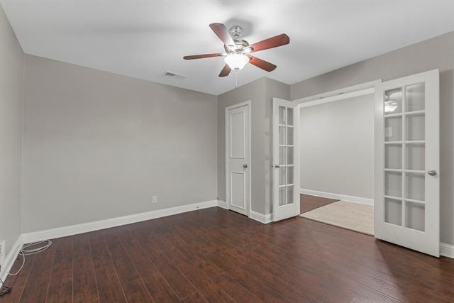 Foto del edificio - 3105 Lockmoor Ln