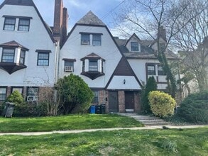 Building Photo - 213-38 29th Ave