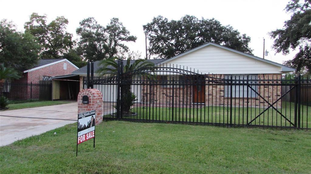 Primary Photo - 1207 Mooney Rd