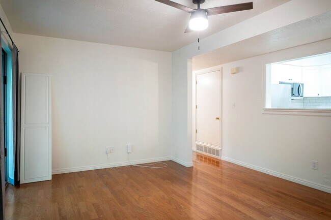 Building Photo - Lots of new stuff!! Top Floor Provo Apartm...