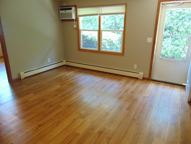 Foto del edificio - 639 Lime Kiln Rd