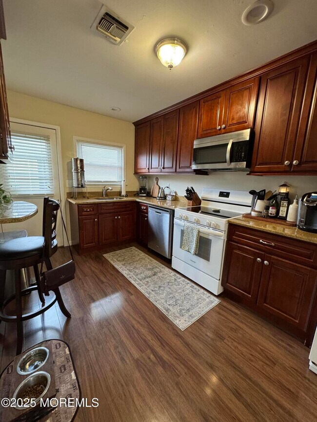 Foto del edificio - 515 Jamaica Blvd