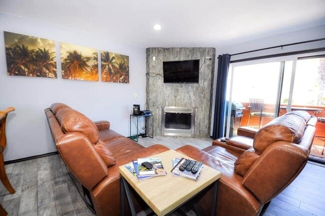 Foto del edificio - 731 Seacoast Dr