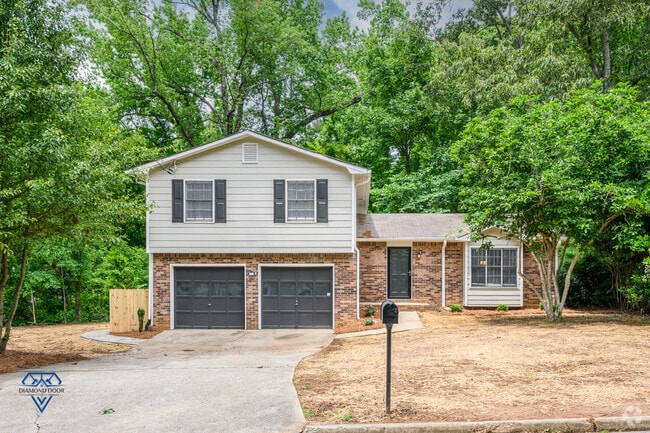 Building Photo - 4400 Chartley Ln
