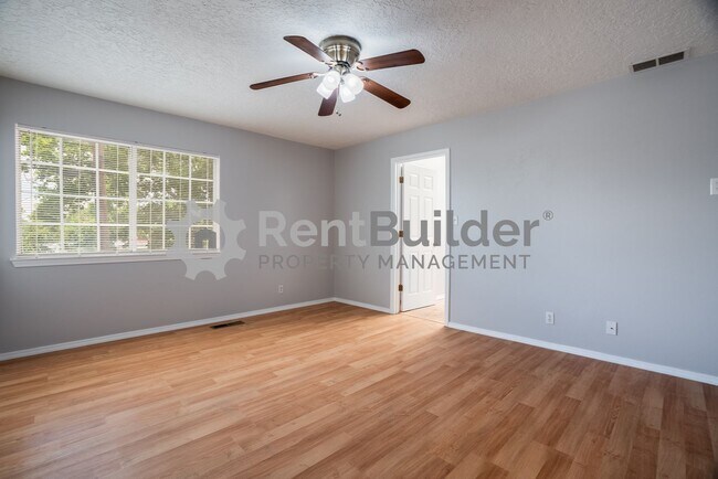 Foto del edificio - CALL US TODAY AT (505) 808-6467 TO SCHEDULE A CONVENIENT SHOWING