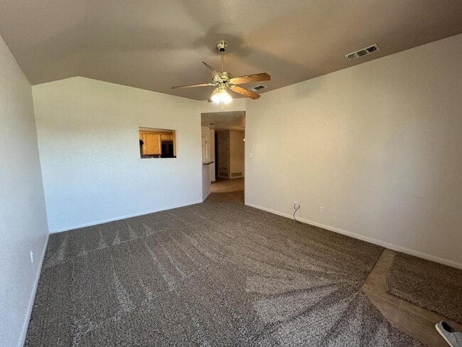 Foto del edificio - 3706 Dustin Ct